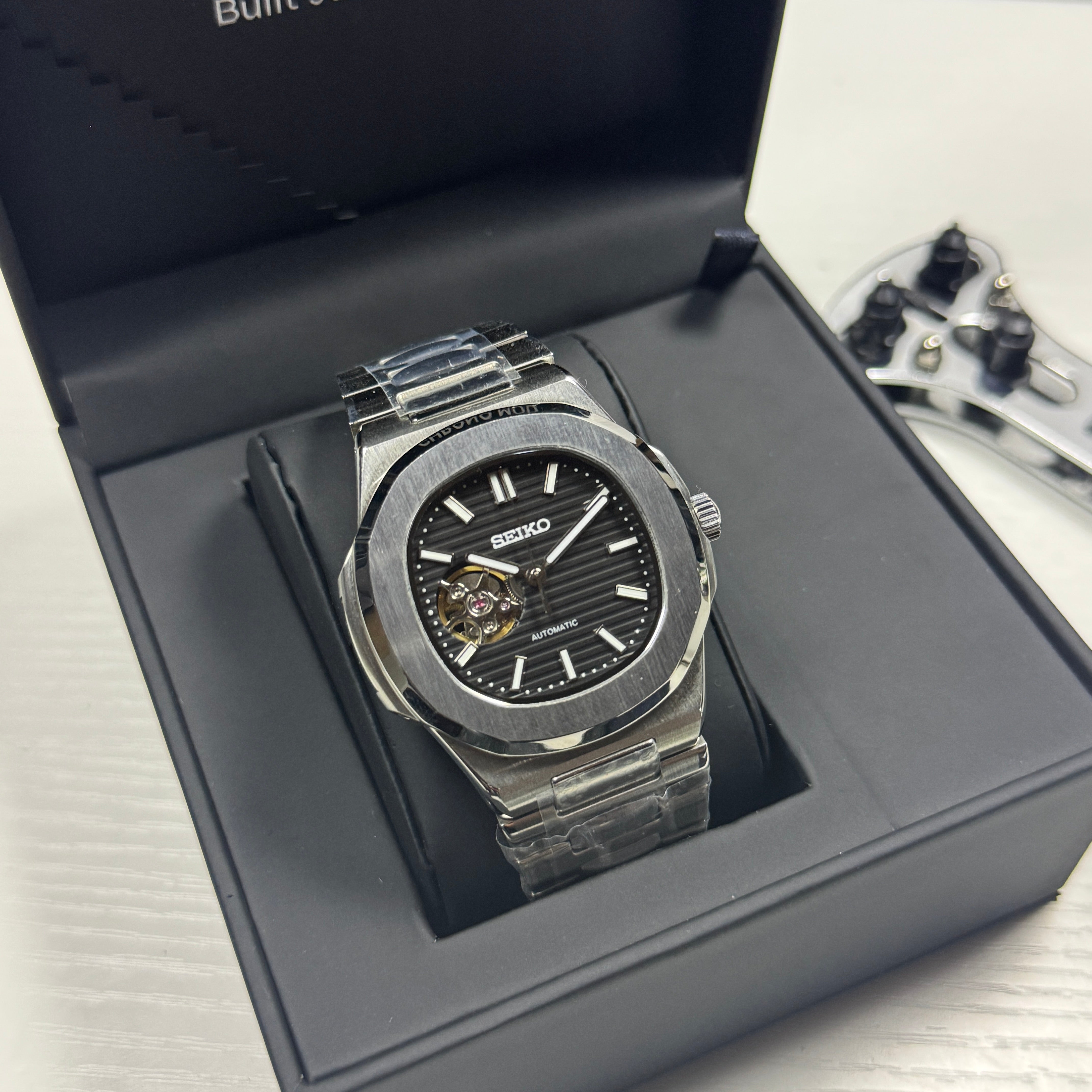 Seiko Mod Nautilus Open Heart | Schwarz