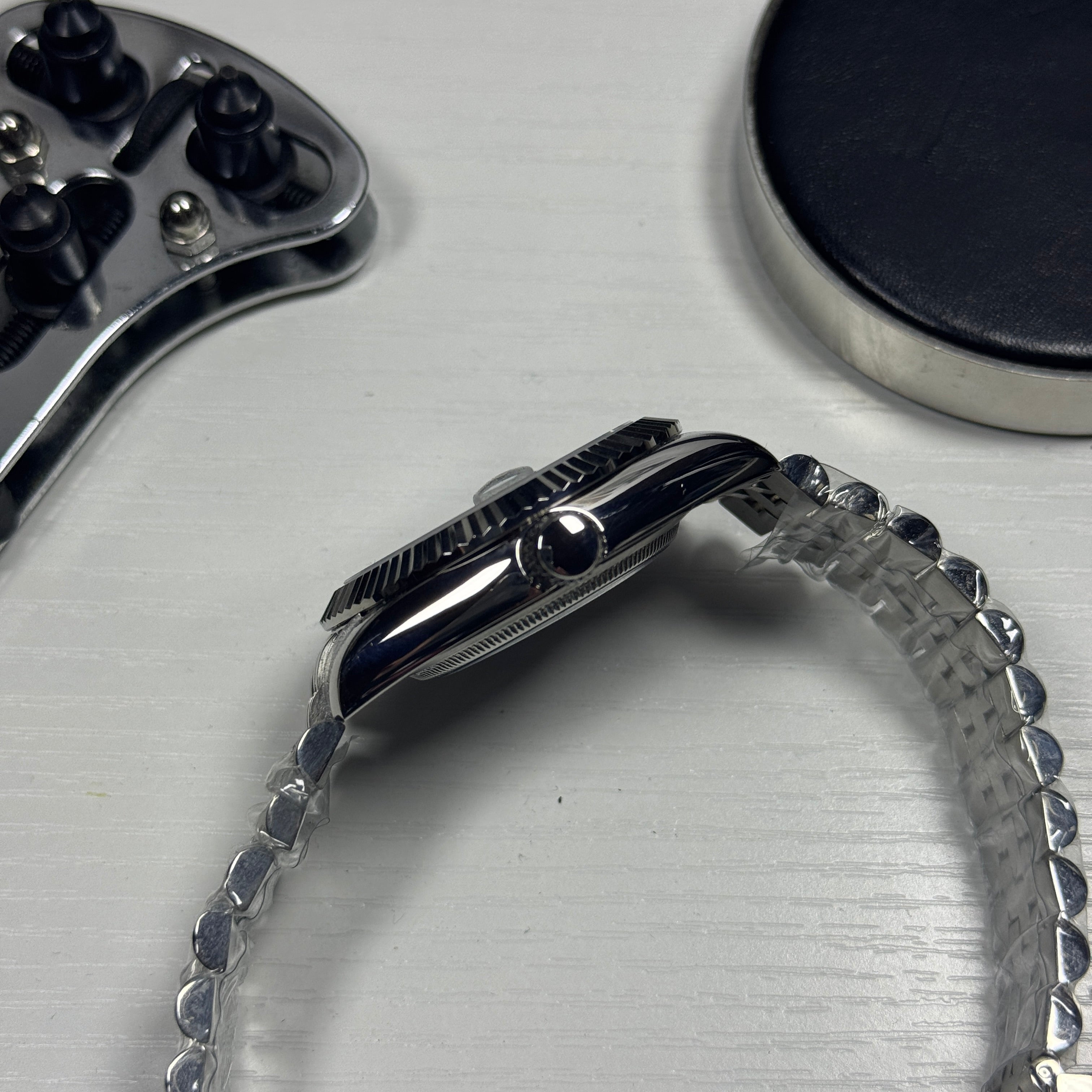 Classic Date – Light Blue Arabic Dial Chronometer