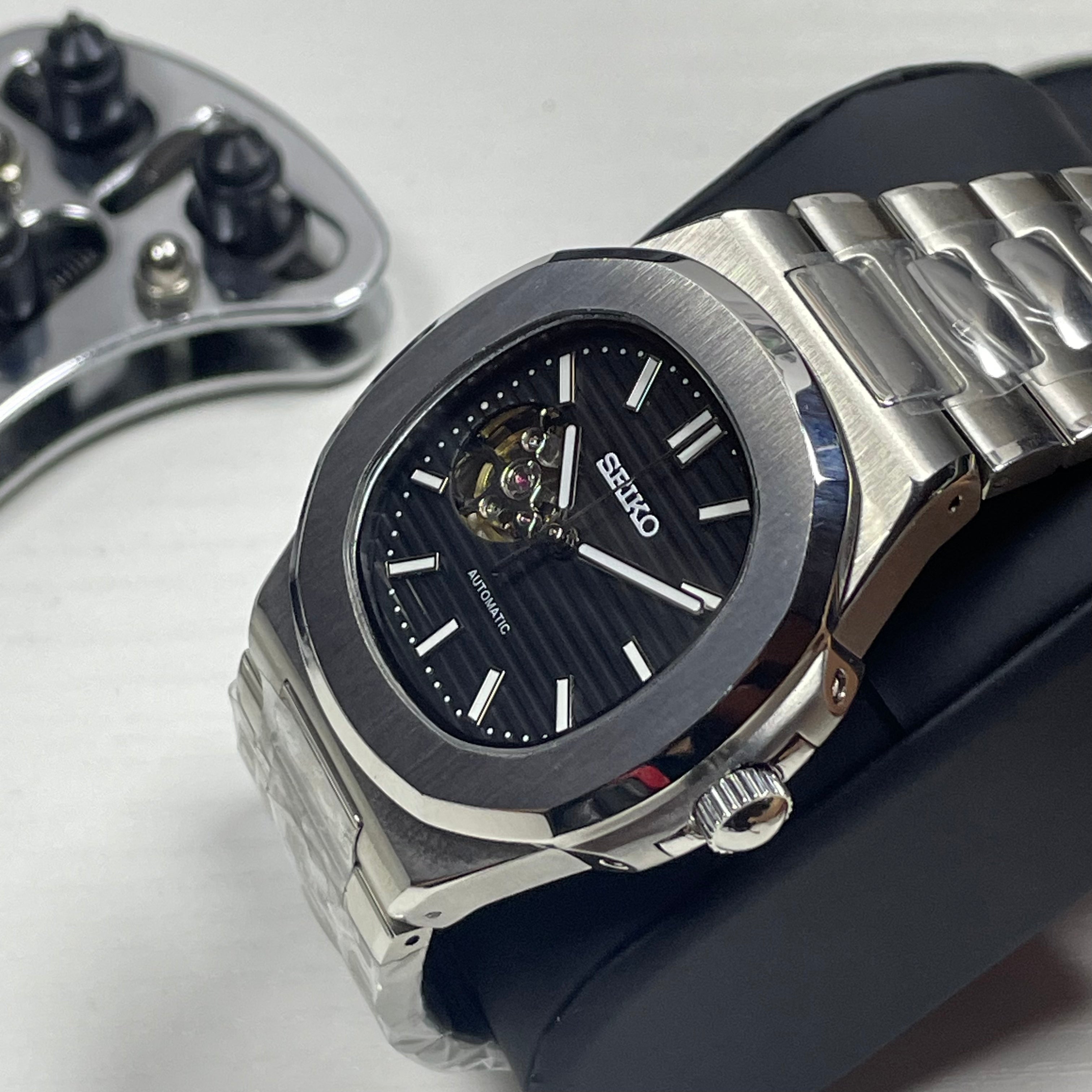Seiko Mod Nautilus Open Heart | Schwarz