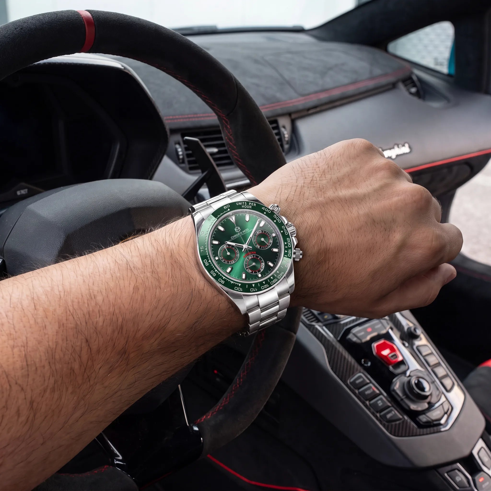 Chrono Mod Modena emerald-green au-poignet