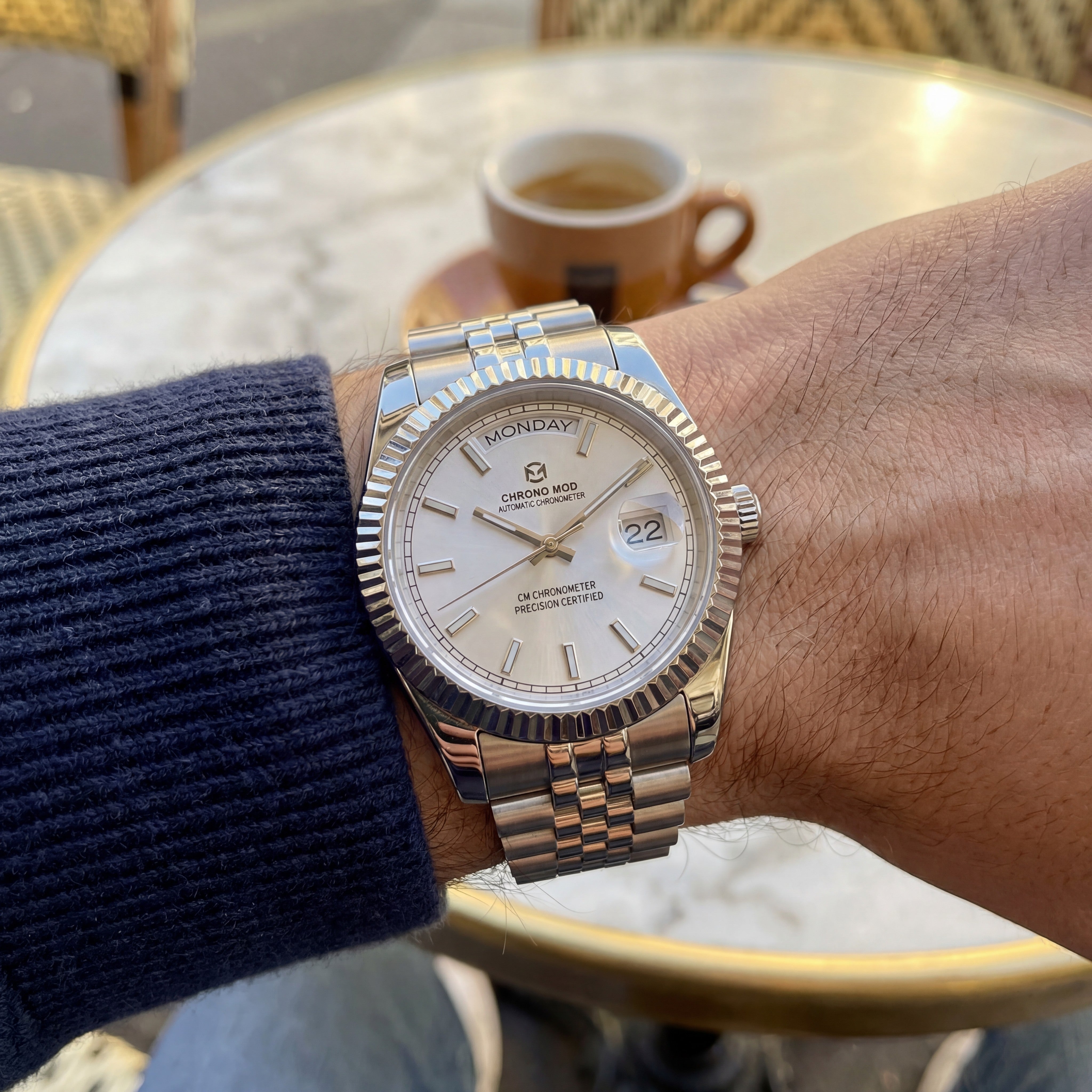 Classic Date – White Day-Date Sunburst Chrono Mod